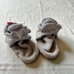 Zutano Booties 24 Month, Gray, Snap Closure, Slippers, Grip, Baby Footwear